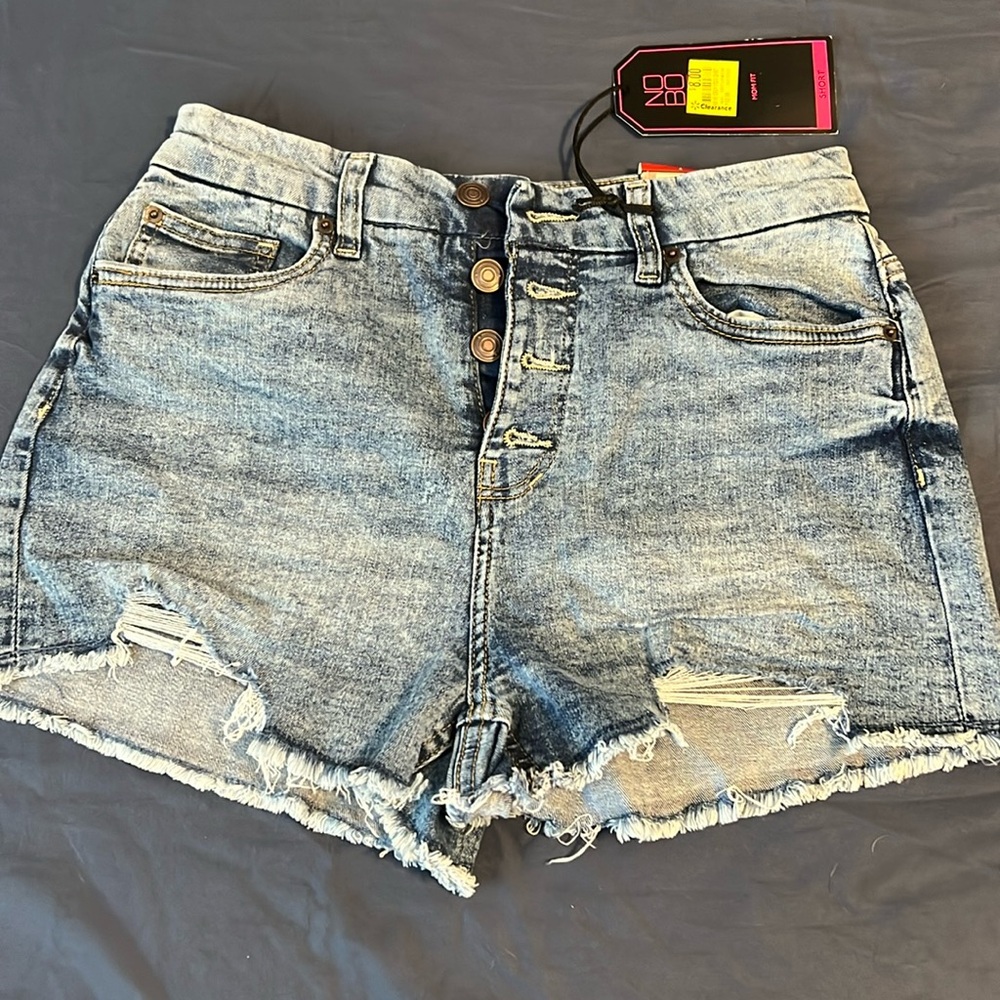 New with tags high-rise Mom fit cutoffs